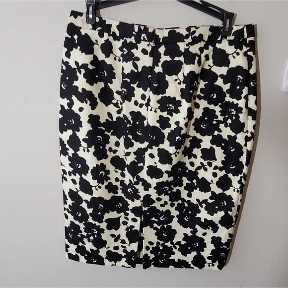 LOFT floral black and white Career pencil skirt size 6 New - Picture 7 of 9